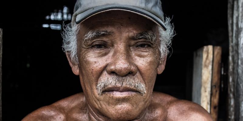 Leoncio Arara, jefe de la tribu Arara del Volta Grande y símbolo de la resistencia frente a la destrucción de modos de vida a causa de Belo Monte. Foto: Amazon Watch-Maíra Irigaray.
