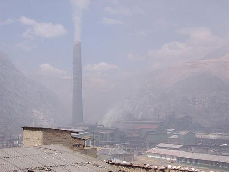 Photo: Air sooty in La Oroya, 2005. Credit: Anna Cederstav