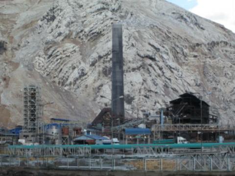 Photo: The health damages caused by the Doe Run Smelter in La Oroya have yet to be addressed. Credit: María José Veramendi