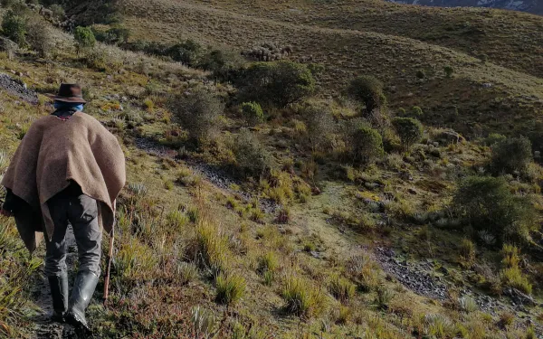 Campesino colombiano recorre la Sierra Nevada del Cocuy
