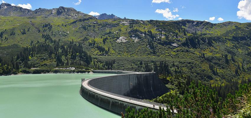 Represa en el Valle de Kaunertal, Austria